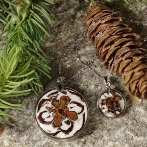 Holzschmuck